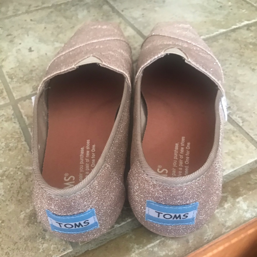 Size W5 dress shoes